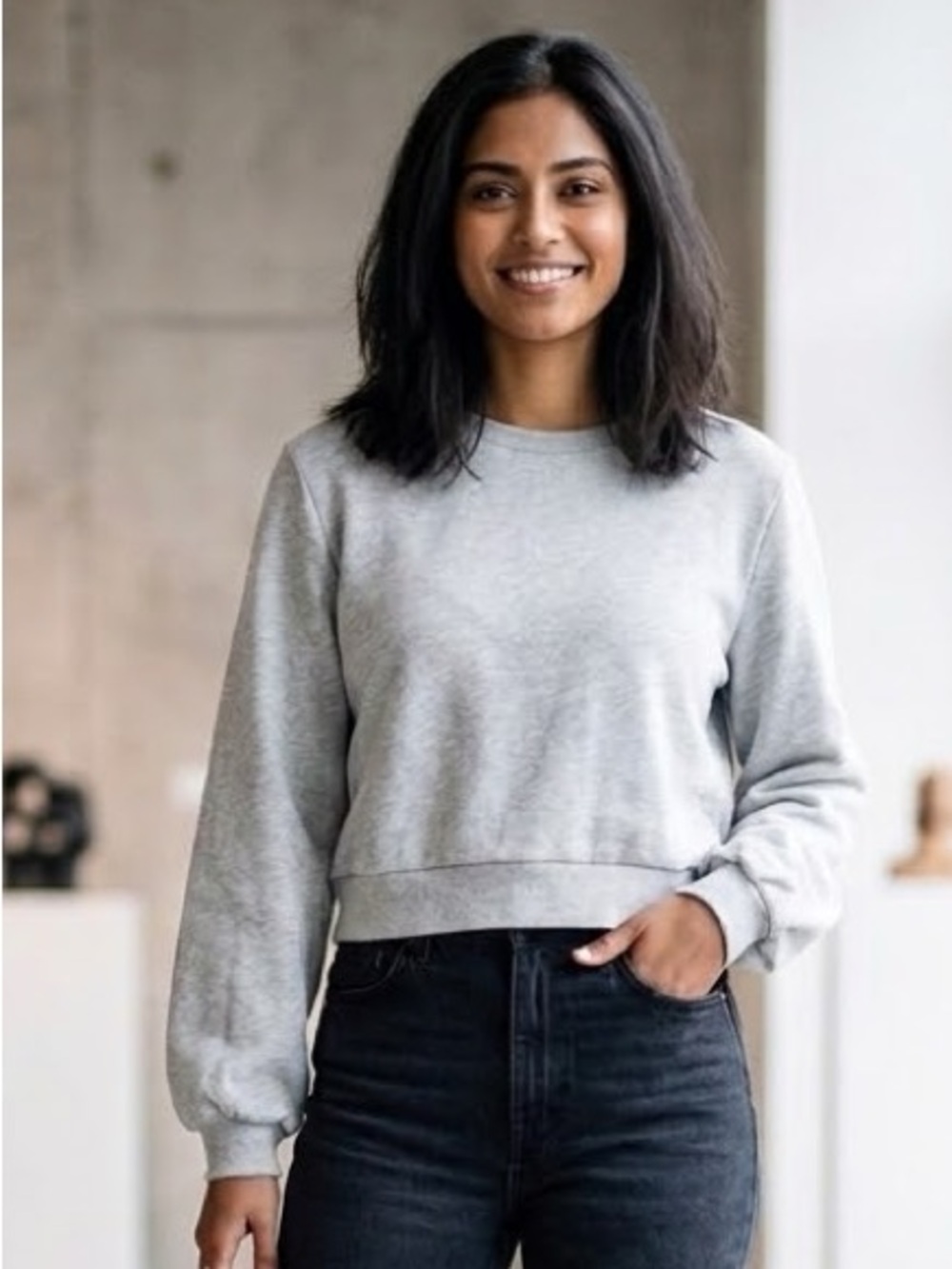 a new day Light Gray Cropped Crewneck Sweatshirt Women’s Size Large Long Sleeve